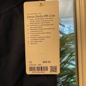 Lululemon NWT Dance Studio navy MR Crop Pants 12